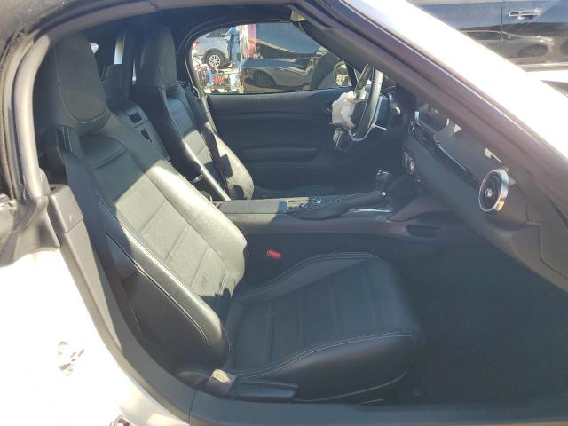 Photo 10 from auction – 2017 FIAT 124 SPIDER with VIN JC1NFAEK3H0103023