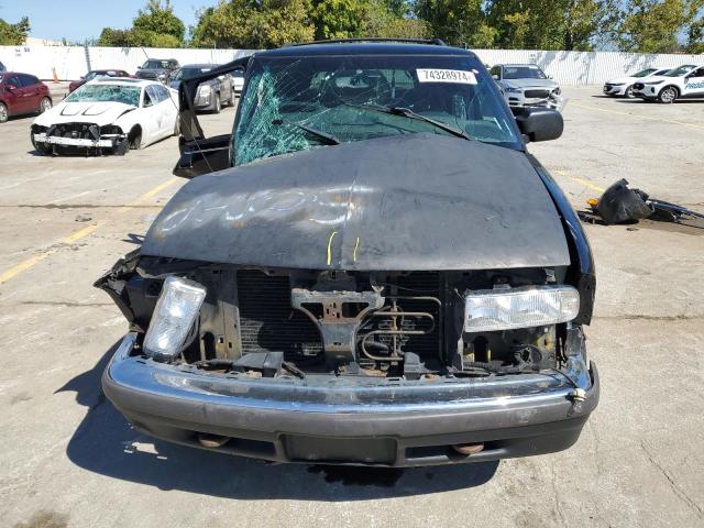 Photo 5 from auction – 2001 CHEVROLET BLAZER with VIN 1GNDT13W112182576