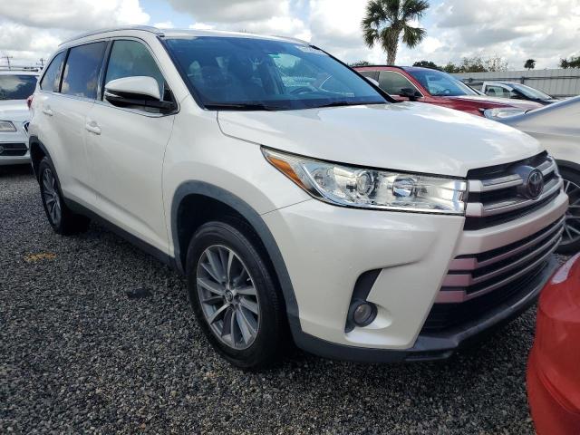Photo 5 from auction – 2019 TOYOTA HIGHLANDER with VIN 5TDKZRFH5KS571225