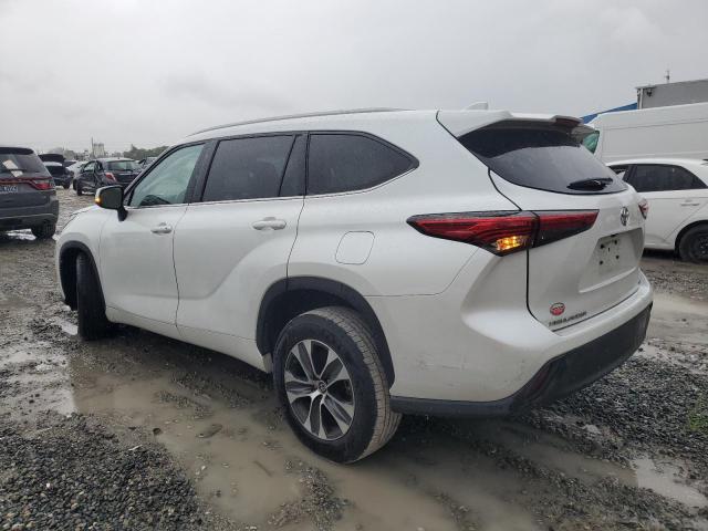 Photo 2 from auction – 2022 TOYOTA HIGHLANDER with VIN 5TDGZRAH5NS553485
