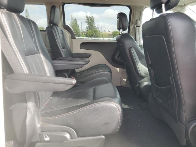 Photo 11 from auction – 2014 CHRYSLER TOWN & COU with VIN 2C4RC1BG1ER208254