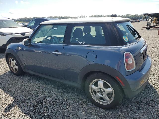 Photo 2 from auction – 2009 MINI COOPER with VIN WMWMF33559TU74625