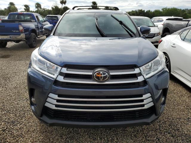 Photo 5 from auction – 2018 TOYOTA HIGHLANDER with VIN 5TDKZRFH6JS239289