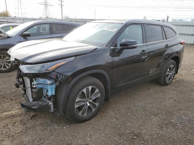 TOYOTA HIGHLANDER 2022 with VIN 5TDHZRBH7NS255023 - Photo from auction
