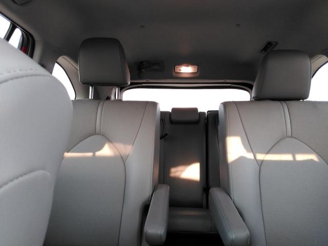 Photo 10 from auction – 2021 TOYOTA HIGHLANDER with VIN 5TDDZRBH2MS141394