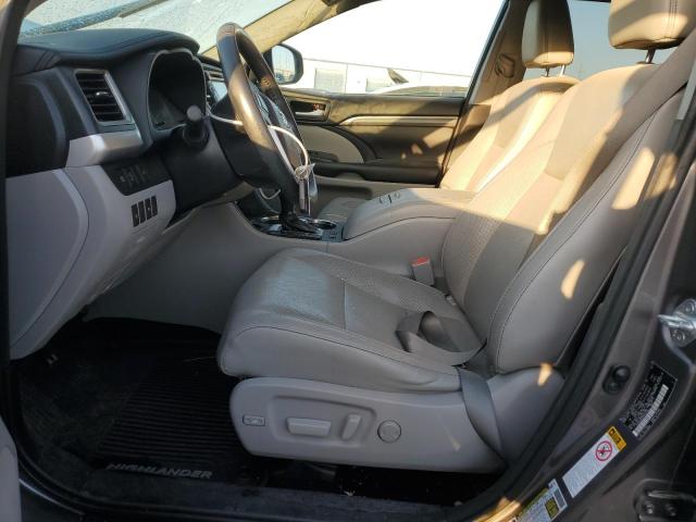 Photo 7 from auction – 2017 TOYOTA HIGHLANDER with VIN 5TDDZRFHXHS415716