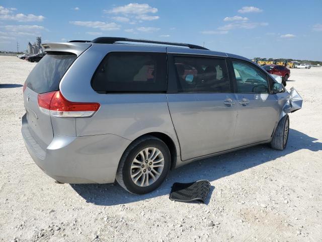 Photo 3 from auction – 2012 TOYOTA SIENNA XLE with VIN 5TDYK3DC7CS183918