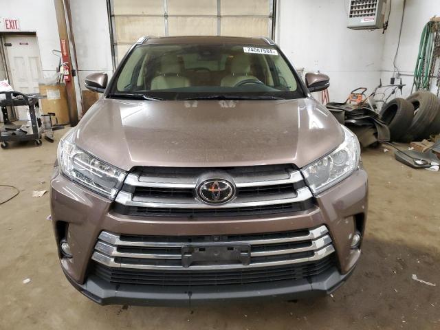 Photo 5 from auction – 2017 TOYOTA HIGHLANDER with VIN 5TDDZRFH7HS462055