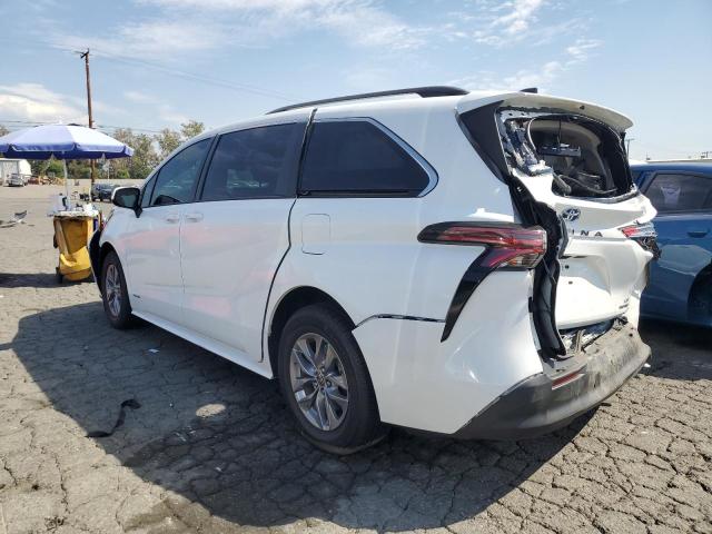 Photo 2 from auction – 2021 TOYOTA SIENNA LE with VIN 5TDKRKEC6MS056802