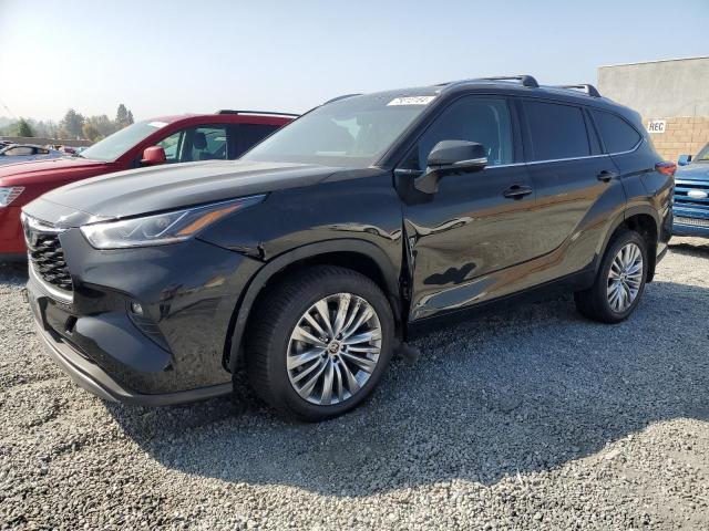 TOYOTA HIGHLANDER 2023 con VIN 5TDKDRAH4PS032396 - Foto de la subasta