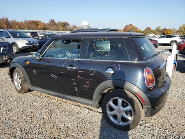 Photo 2 from auction – 2009 MINI COOPER with VIN WMWMF33509TT68468
