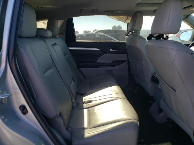 Photo 11 from auction – 2017 TOYOTA HIGHLANDER with VIN 5TDKZRFH5HS526035