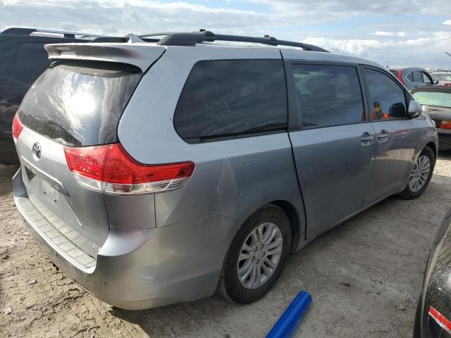 Photo 3 from auction – 2011 TOYOTA SIENNA XLE with VIN 5TDYK3DC1BS049792