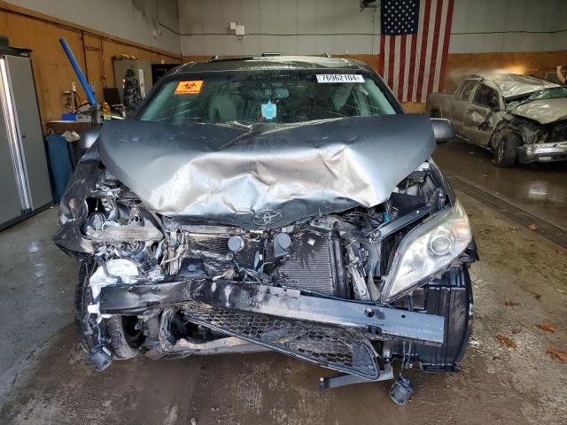 Photo 5 from auction – 2011 TOYOTA SIENNA XLE with VIN 5TDYK3DC9BS149185