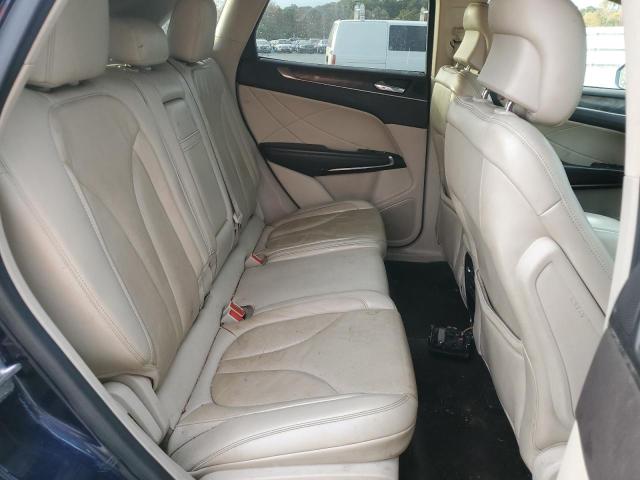 Photo 11 from auction – 2017 LINCOLN MKC RESERV with VIN 5LMCJ3C97HUL56965