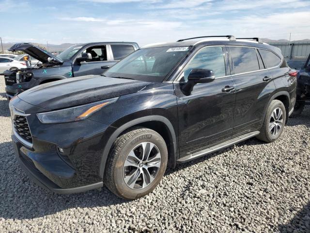 TOYOTA HIGHLANDER 2022 with VIN 5TDGZRBH3NS577153 - Photo from auction