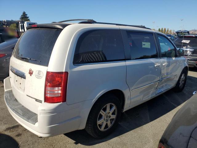 Photo 3 from auction – 2010 CHRYSLER TOWN & COU with VIN 2A4RR5D18AR414173