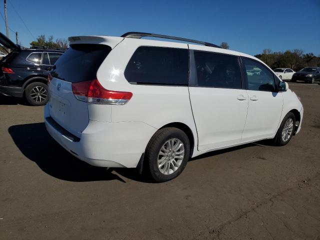 Photo 3 from auction – 2014 TOYOTA SIENNA XLE with VIN 5TDYK3DC6ES477135