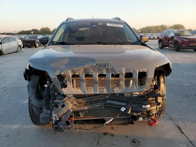 Photo 5 from auction – 2019 JEEP CHEROKEE T with VIN 1C4PJMBX4KD397575