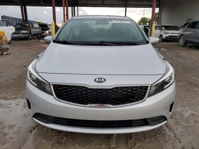 Photo 5 from auction – 2017 KIA FORTE LX with VIN 3KPFK4A71HE012765