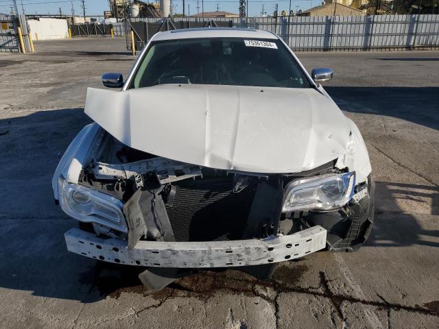 Photo 5 from auction – 2019 CHRYSLER 300 LIMITE with VIN 2C3CCAEG0KH634198