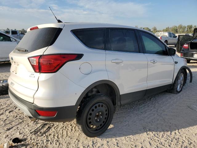 Photo 3 from auction – 2019 FORD ESCAPE SE with VIN 1FMCU0GD2KUA62890