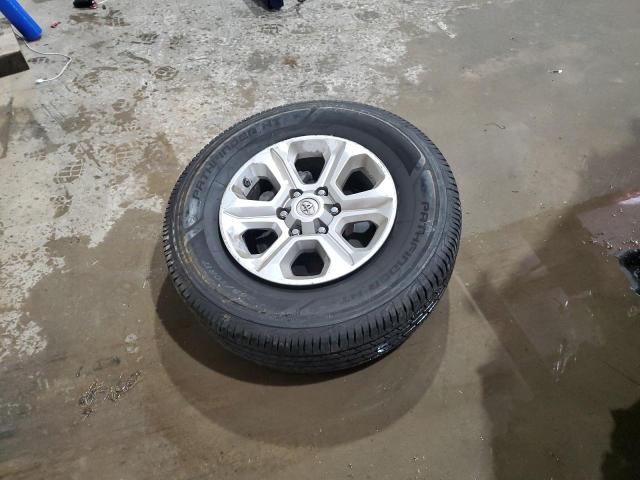 Photo 13 from auction – 2020 TOYOTA 4RUNNER SR with VIN JTEZU5JR2L5223293