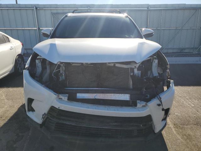 Photo 5 from auction – 2018 TOYOTA HIGHLANDER with VIN 5TDJZRFH6JS812574