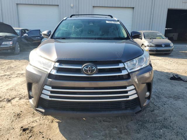 Photo 5 from auction – 2018 TOYOTA HIGHLANDER with VIN 5TDJZRFH2JS873887
