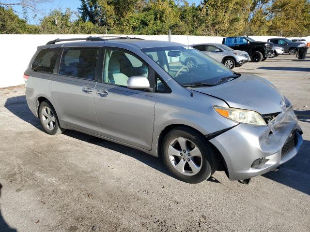 Photo 4 from auction – 2013 TOYOTA SIENNA LE with VIN 5TDKK3DC5DS332673