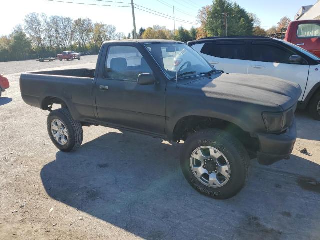 Photo 4 from auction – 1990 TOYOTA PICKUP 1/2 with VIN JT4RN01PXL7029070