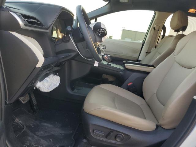 Photo 7 from auction – 2021 TOYOTA SIENNA XLE with VIN 5TDYRKEC5MS044652