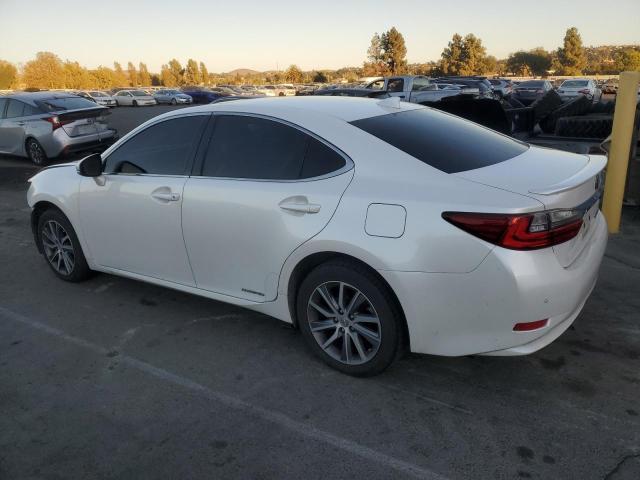 Снимка 2 от търг – 2017 LEXUS ES 300H с VIN JTHBW1GG9H2137355