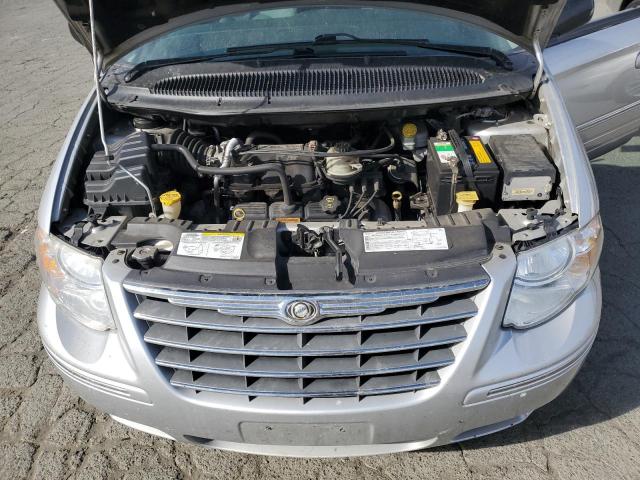 Photo 12 from auction – 2005 CHRYSLER TOWN & COU with VIN 2C8GP64L45R391666