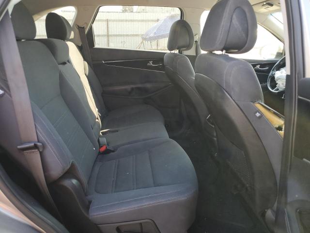 Photo 11 from auction – 2016 KIA SORENTO LX with VIN 5XYPG4A35GG048558