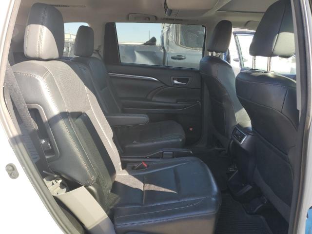 Photo 11 from auction – 2016 TOYOTA HIGHLANDER with VIN 5TDDCRFH7GS016892
