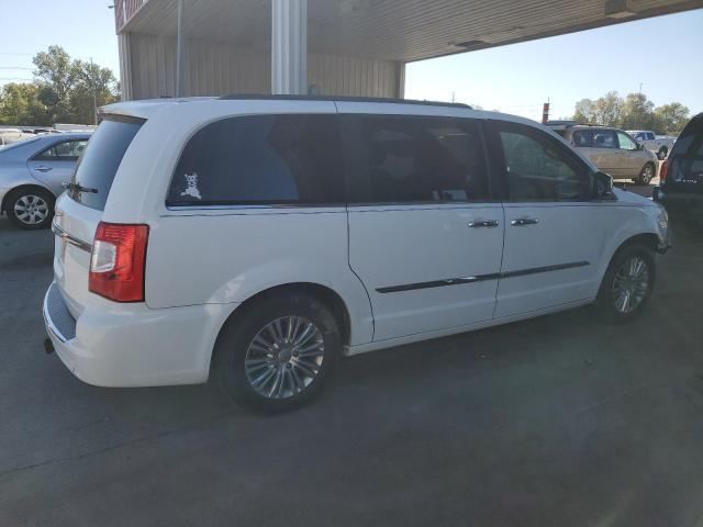 Photo 3 from auction – 2015 CHRYSLER TOWN & COU with VIN 2C4RC1CG9FR561728