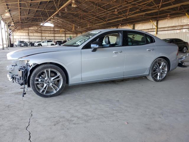 VOLVO S60 CORE 2024 مع رقم تعريف المركبة 7JRL12FK4RG321155 - صورة من المزاد