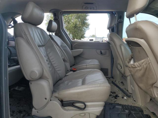 Photo 11 from auction – 2002 CHRYSLER TOWN & COU with VIN 2C8GP54L62R748805