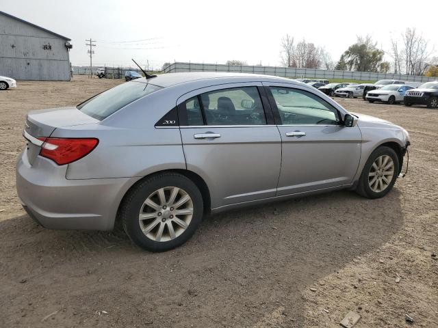Photo 3 from auction – 2013 CHRYSLER 200 LIMITE with VIN 1C3CCBCG7DN555582