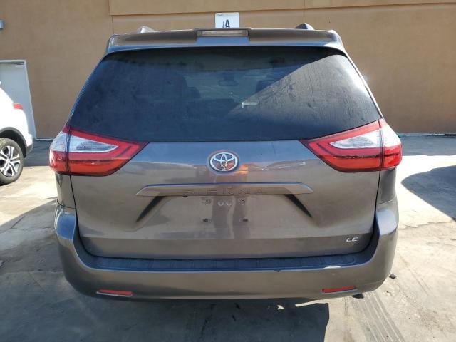 Photo 6 from auction – 2018 TOYOTA SIENNA LE with VIN 5TDKZ3DC2JS915662