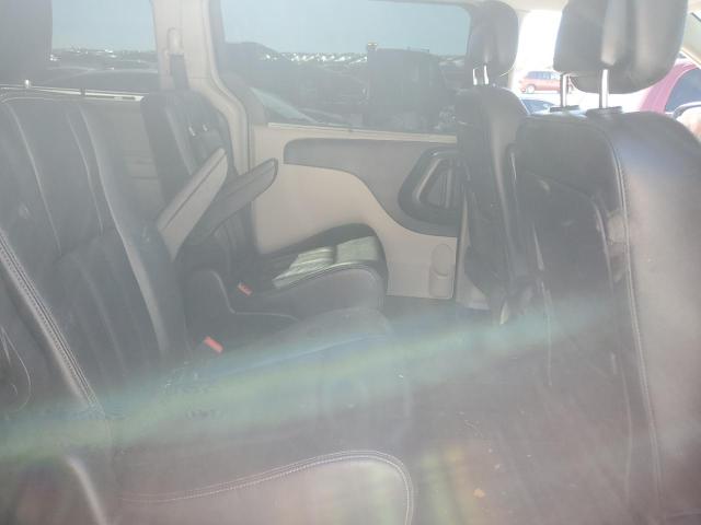 Photo 11 from auction – 2016 CHRYSLER TOWN & COU with VIN 2C4RC1BG0GR166646