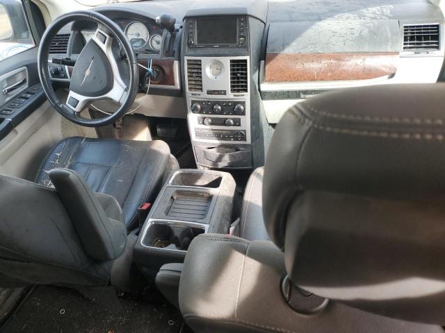 Photo 8 from auction – 2010 CHRYSLER TOWN & COU with VIN 2A4RR8D19AR393738