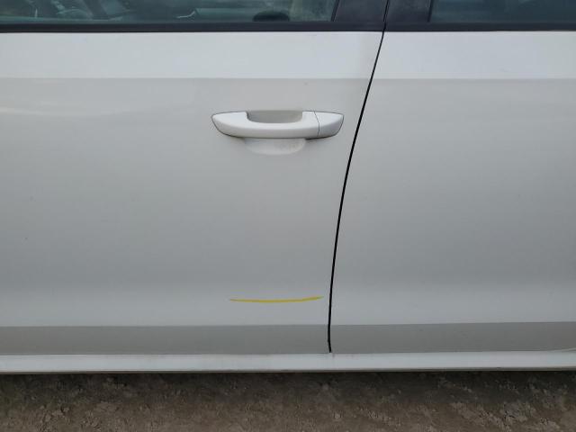Photo 12 from auction – 2012 VOLKSWAGEN PASSAT S with VIN 1VWAP7A33CC062199