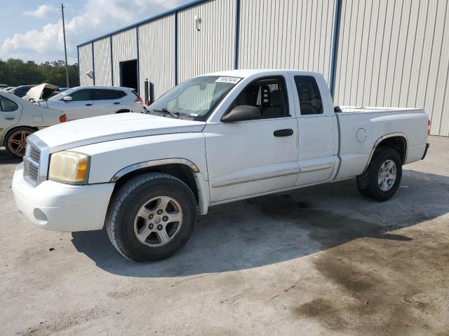 DODGE DAKOTA SLT 2005 with VIN 1D7HE42N05S176472 - Photo from auction