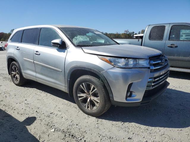 Photo 4 from auction – 2018 TOYOTA HIGHLANDER with VIN 5TDBZRFH6JS913330