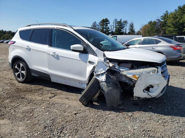 Photo 4 from auction – 2017 FORD ESCAPE SE with VIN 1FMCU9GD1HUF02899