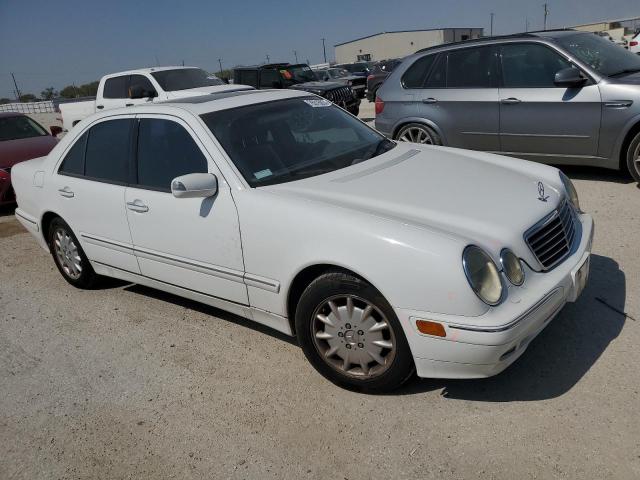 Photo 4 from auction – 2000 MERCEDES-BENZ E 320 with VIN WDBJF65J5YB054237