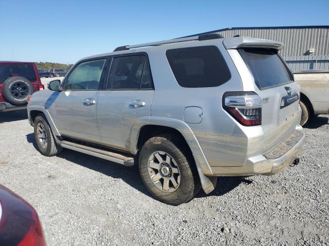 Zdjęcie 2 z aukcji – 2016 TOYOTA 4RUNNER SR z VIN JTEBU5JR2G5365022