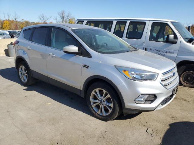 Photo 4 from auction – 2019 FORD ESCAPE SE with VIN 1FMCU9G90KUB66231